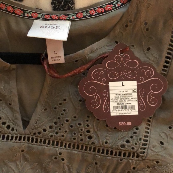 New with Tags Knox Rose Top from Target. Size L - Picture 2 of 3